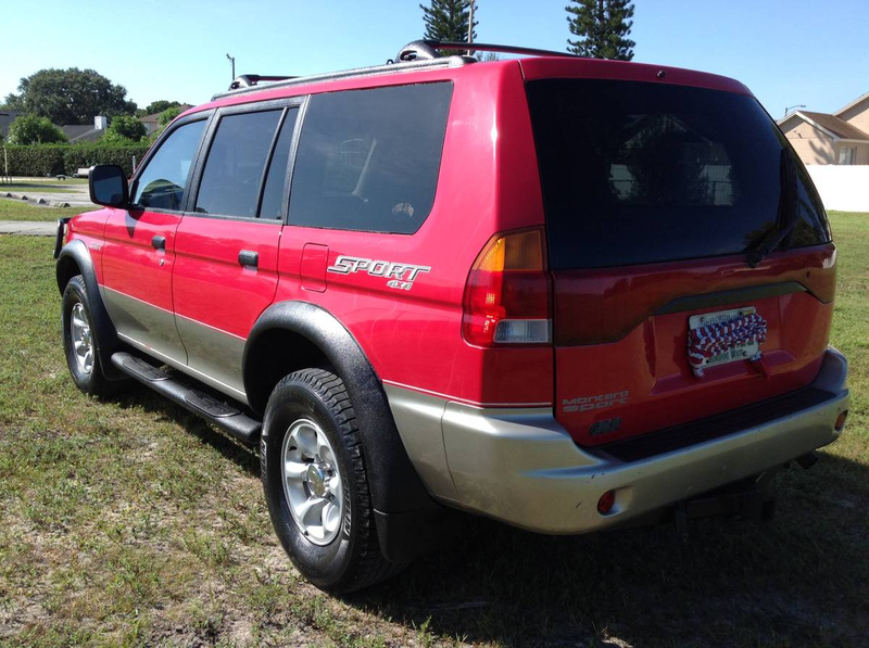 Illustration for article titled At $4,995, Would You Give This 1998 Mitsubishi Montero Sport A Sporting Chance?